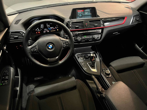 Imagen 11 de 13 de Bmw Serie 1 2018 1.5 118i Sport Line 136cv
