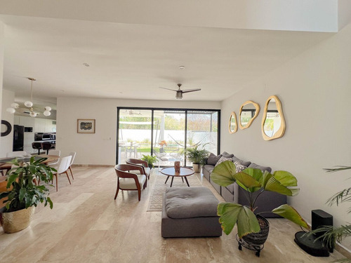 Casa En Temozon En Venta Con Paneles Solares
