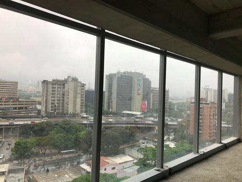 Imagen 15 de 18 de Edificio En Venta Urb. Las Mercedes C-19770