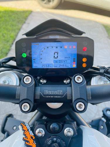 Benelli 752s Naked