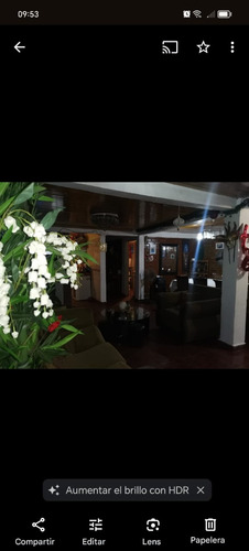 Casa Con Local Comercial