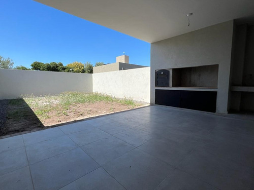 Imagen 9 de 15 de Alquiler En La Calandria - Av. Valparaíso 6590 -duplex 3 Dorm 3 Baños - Seguridad 24hsl