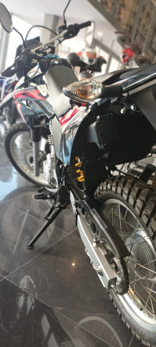 Imagen 2 de 17 de Honda Xr 250 Tornado 0km Modelo 2023 Honda Redbikes