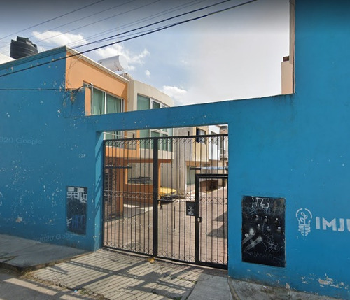 Remato Casa En: C. Azucena 228, San Juan, 45500 San Pedro Tlaquepaque, Jal.