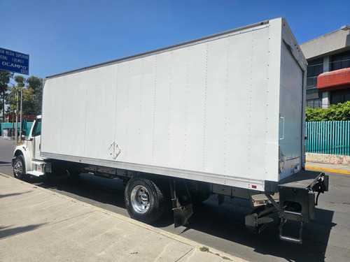 Camion Freightliner M2 106 Caja Seca Aut 2017