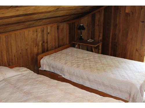 Hermosa Propiedad Con Casa De Madera Nativa Estilo Alpes