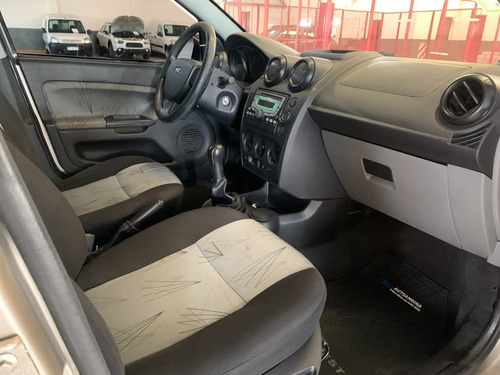 Imagen 10 de 15 de Ford Fiesta Ambiente