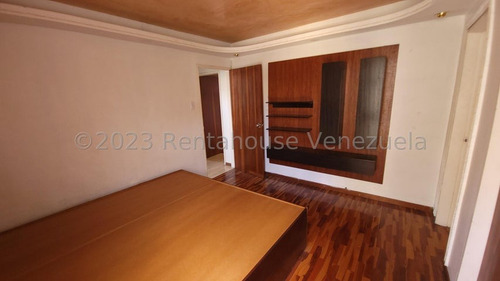 Apartamento En Venta. Montalban Ii. 24-10011