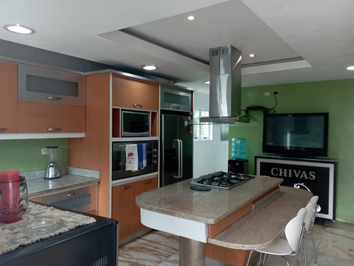Venta Quinta En La Urb. Bosque De La Lagunita. El Hatillo. Milthonhouse53