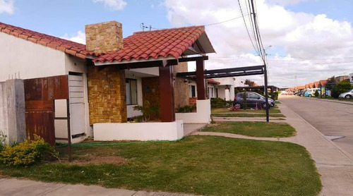 Imagen 2 de 9 de Vendo Casa 152.000 Dolares Condominio Fontana Family Club