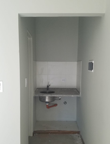 Imagen 6 de 10 de Alquiler De Local Comercial A Estrenar, En Calle 2 E/ 57 Y 5