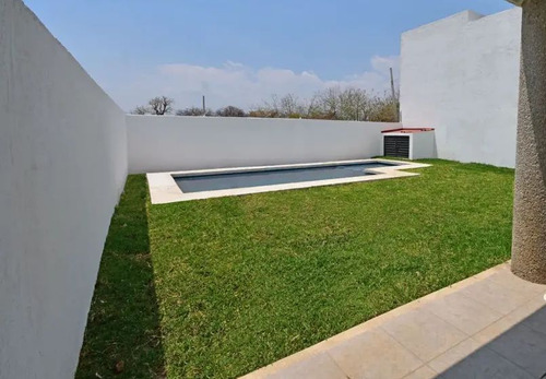 Casa Modelo B , Jardín Alberca Propia Estrene Fracc Vigilanc