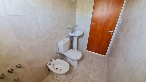Imagen 7 de 19 de Venta Departamento Planta Alta - Pilar