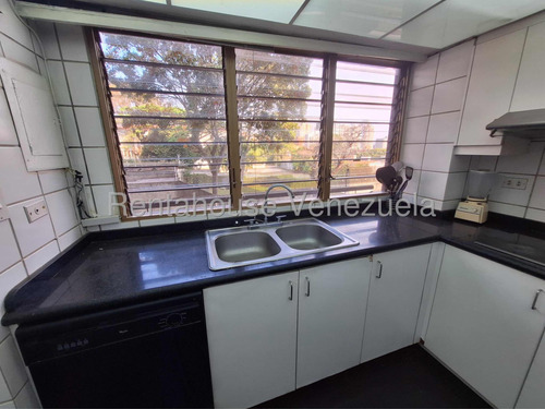 Amplio Apartamento En Alquiler Ubicado En Sta Eduvigis