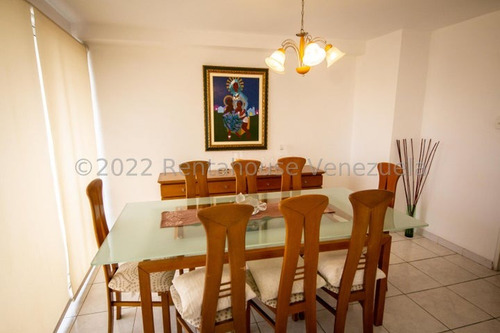 Excelente Ph Duplex De 315 M2 Con Vista Al Ávila En Los Samanes, 24-12547 Katiuska Quevedo.
