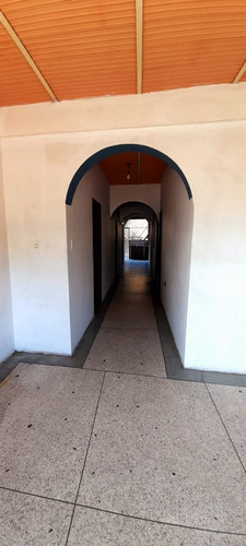Imagen 4 de 11 de Casa Comercial En Alquiler, Ideal Para Consultorios, Taller De Costura, Oficinas.