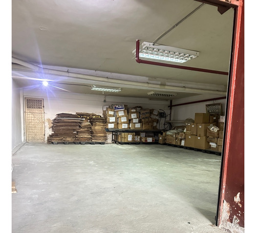 En Venta Edificio Comercial En El Corazón De Guarenas. Kn