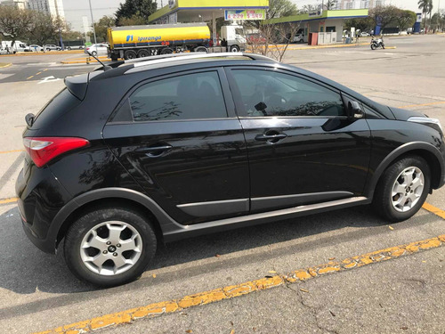 Imagem 3 de 8 de Hyundai Hb20x 2014 1.6 Style Flex 5p