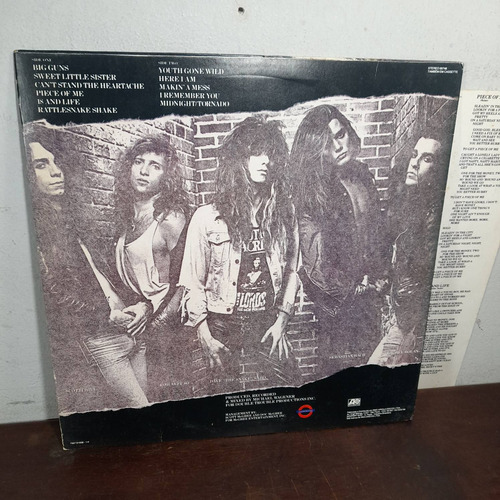 Imagem 2 de 8 de Vinil Lp Skid Row 1989 Com Encarte Bom Estado.