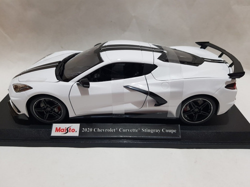 Auto A Escala 1/18 Chevrolet Corvette 2020 Blanco Maisto