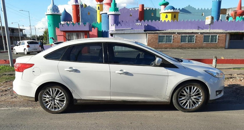 Ford Focus Iii 2.0 Sedan Se Plus Mt 2015