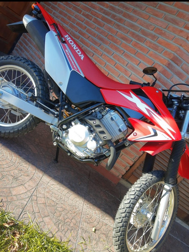 Imagen 1 de 7 de Honda Tornado