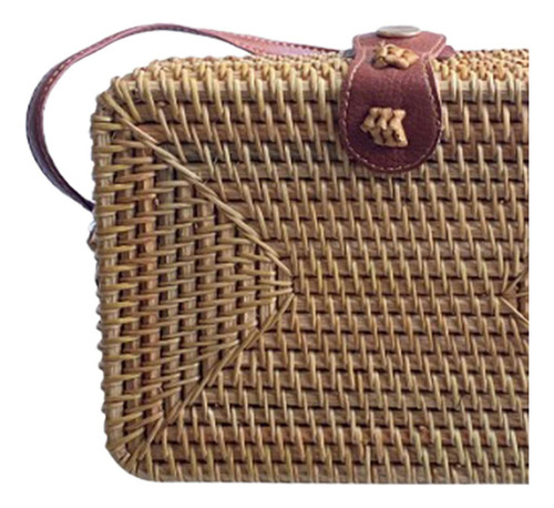 A Bolso De Mimbre Moderno E Informal Con Asa