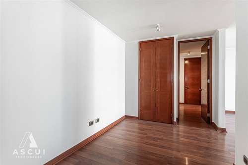 Departamento En Venta De 3 Dorm. En Lo Barnechea