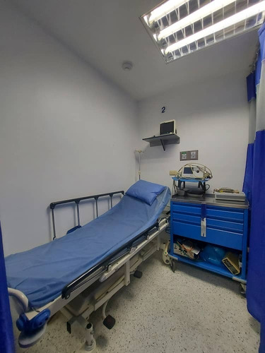 Imagen 23 de 26 de Centro Médico En Venta En El Centro De Maracay