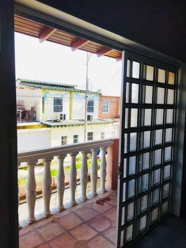 Imagen 6 de 11 de Beraca 008 Vende Linda Casa En Urbanización La Paloma