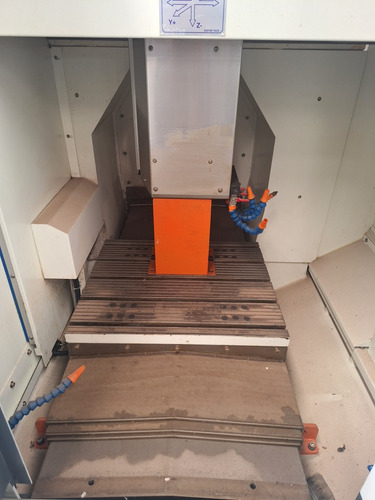 Centro De Usinagem Cnc Vertical High Speed P/ 24.000 Rpm