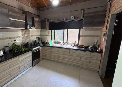 Casa En Venta - 4 Dormitorios 1 Baño - La Reja