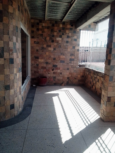 Imagen 11 de 19 de Vendo Casa De Dos Pisos En El Macaro