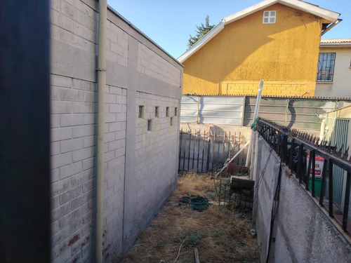 Casa De 2 Pisos, En Villa Los Adobes, Se Acepta Subsidio.