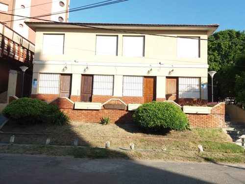 Imagen 1 de 10 de Depto P/b En Dos Niveles 2 Ambientes En Zona Centro A Metros Del Mar Muy Buen Estado Y Ubicaciòn