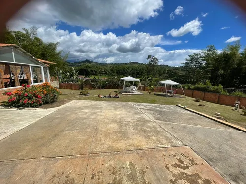 Venta Espectacular Casa Campestre, Precio De Oportunidad. A Puerta Cerrada. De Un Piso; Entre La Cumbre Y Pavas. Lote 1.000 Mtrs.