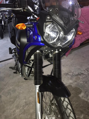 Moto Yamaha Tenere 250 2018
