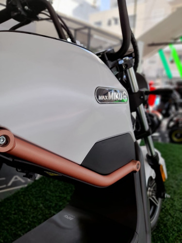 Imagen 9 de 16 de Moto Electrica Sunra Miku Max Bateria Litio