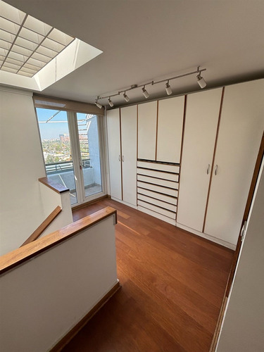 Departamento Duplex En Arriendo De 5 Dorm. En Las Condes