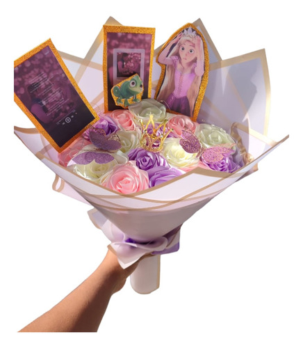 Ramo 12 Rosas Eternas Rapunzel(corona Y Mariposas De Regalo)