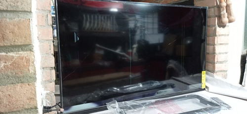 Imagen 3 de 10 de Televisor 50 Toshiba 50l1400u Led Pantalla Partida Nuevo