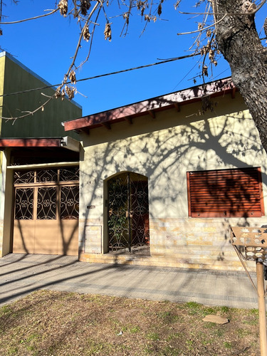 Casa En Venta Calle 35 Entre 24 Y 25 La Plata