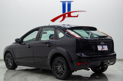 Ford Focus Hatch Ghia 2.0 16v 4p 2011