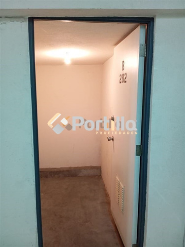 Bodega En Republica De Arabe/rosario Sur