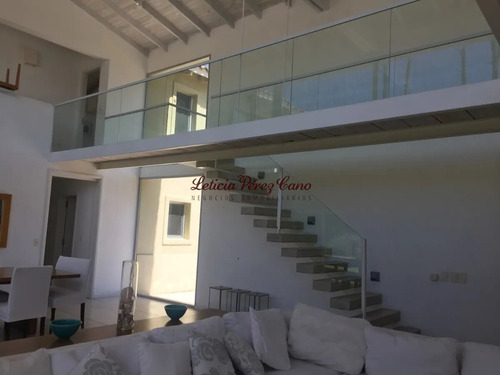 Venta Casa En Laguna Blanca, Manantiales 4 Dormitorios - Ref: 18916
