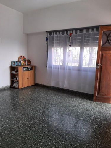 Imagen 17 de 19 de Storni Y Rojas, Casa En Esquina Buena Zona De Monte Grande
