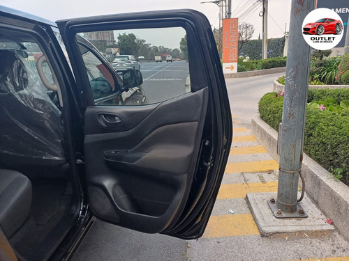 Nissan Frontier 2.5 Se Dc 4X2 Mt