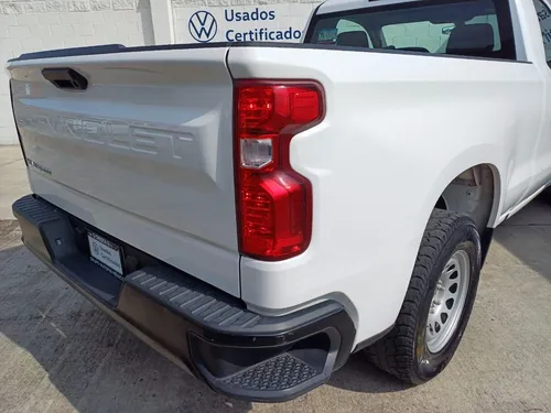 Chevrolet Silverado 4.3 V6 1500 WT Cabina Regular 4x2 At