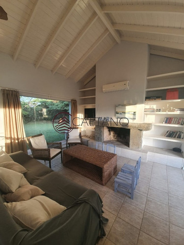 Hermosa Casa En Barrio Privado, Punta Del Este- Ref: 2792