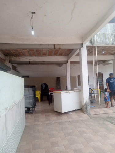 Área Com Piscina, 2 Casas, 6 Kitnet, 1 Loja !